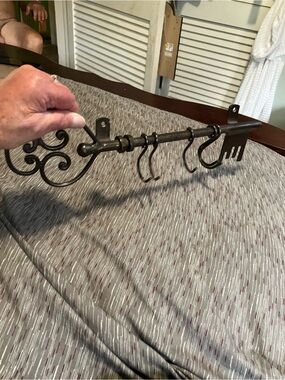 Decorative Wall-Mounted Iron Hook Rack in Dark Bronze